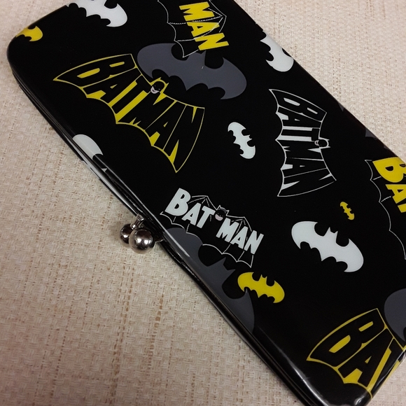 Batman Yellow White Wallet - Picture 5 of 5